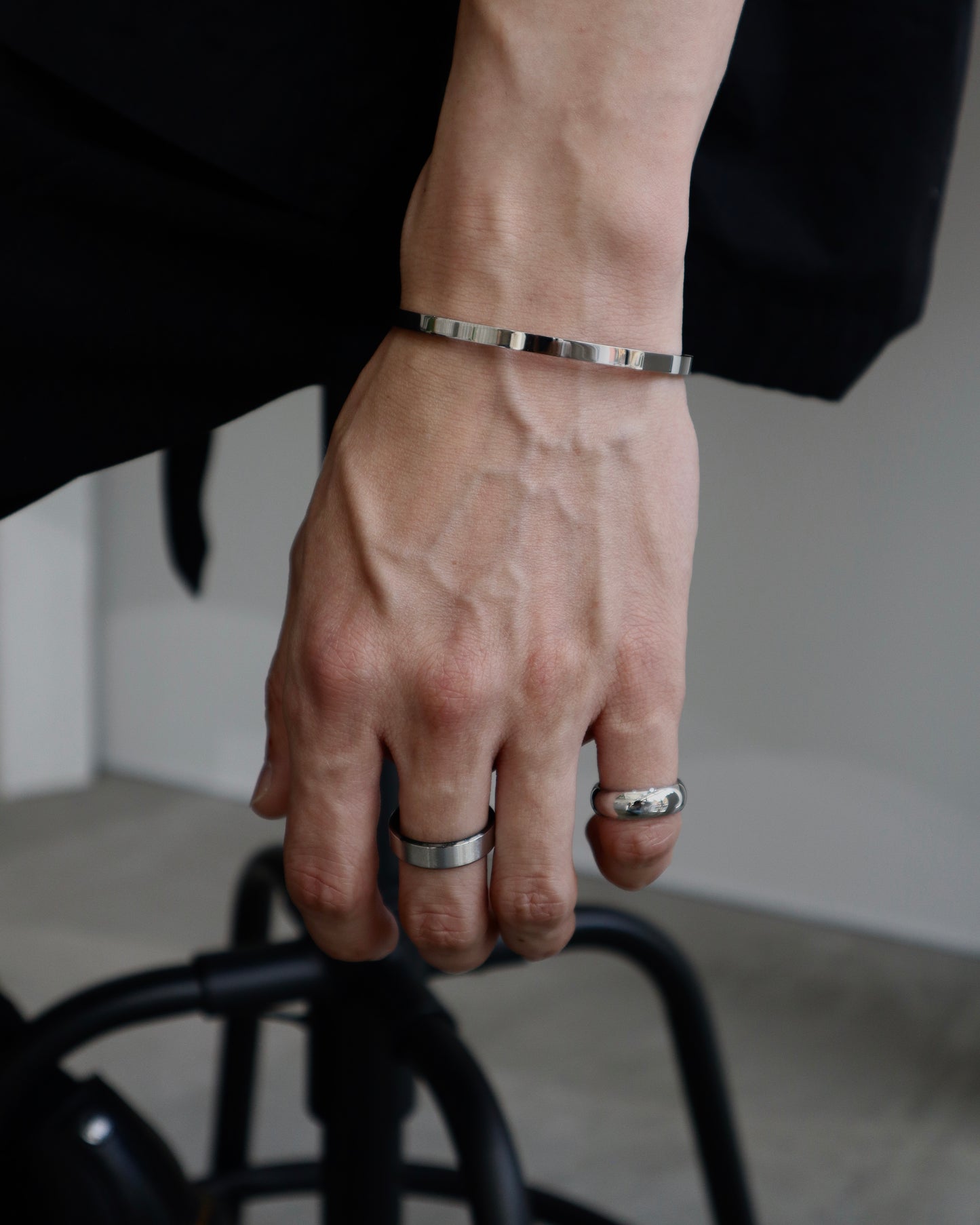 thin lock bangle