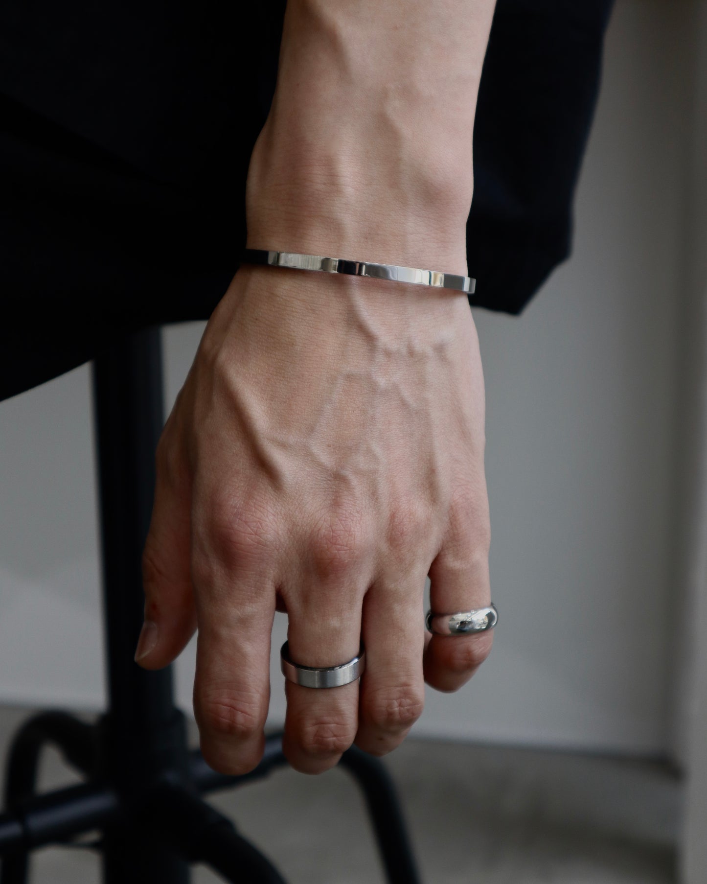 thin lock bangle