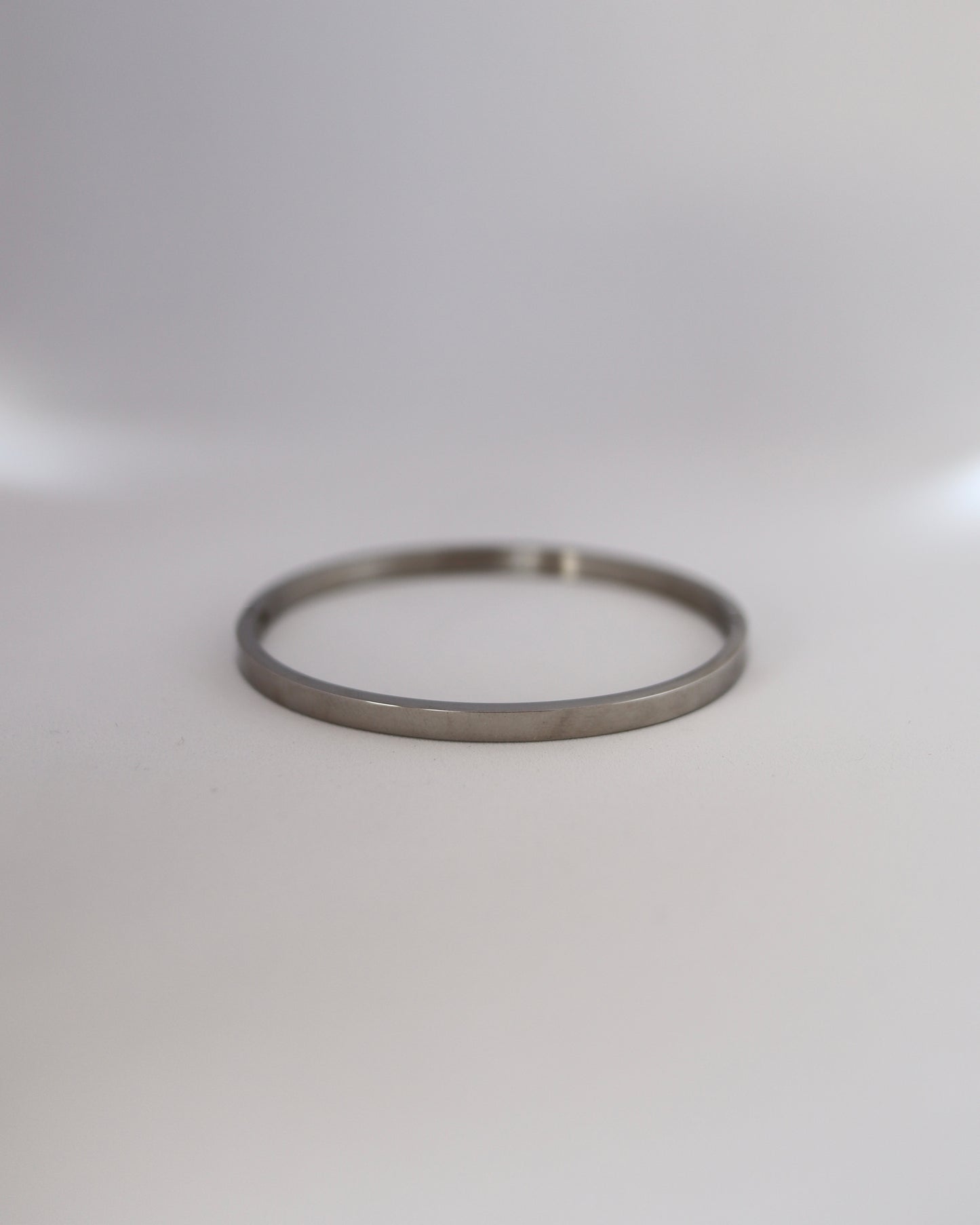 thin lock bangle