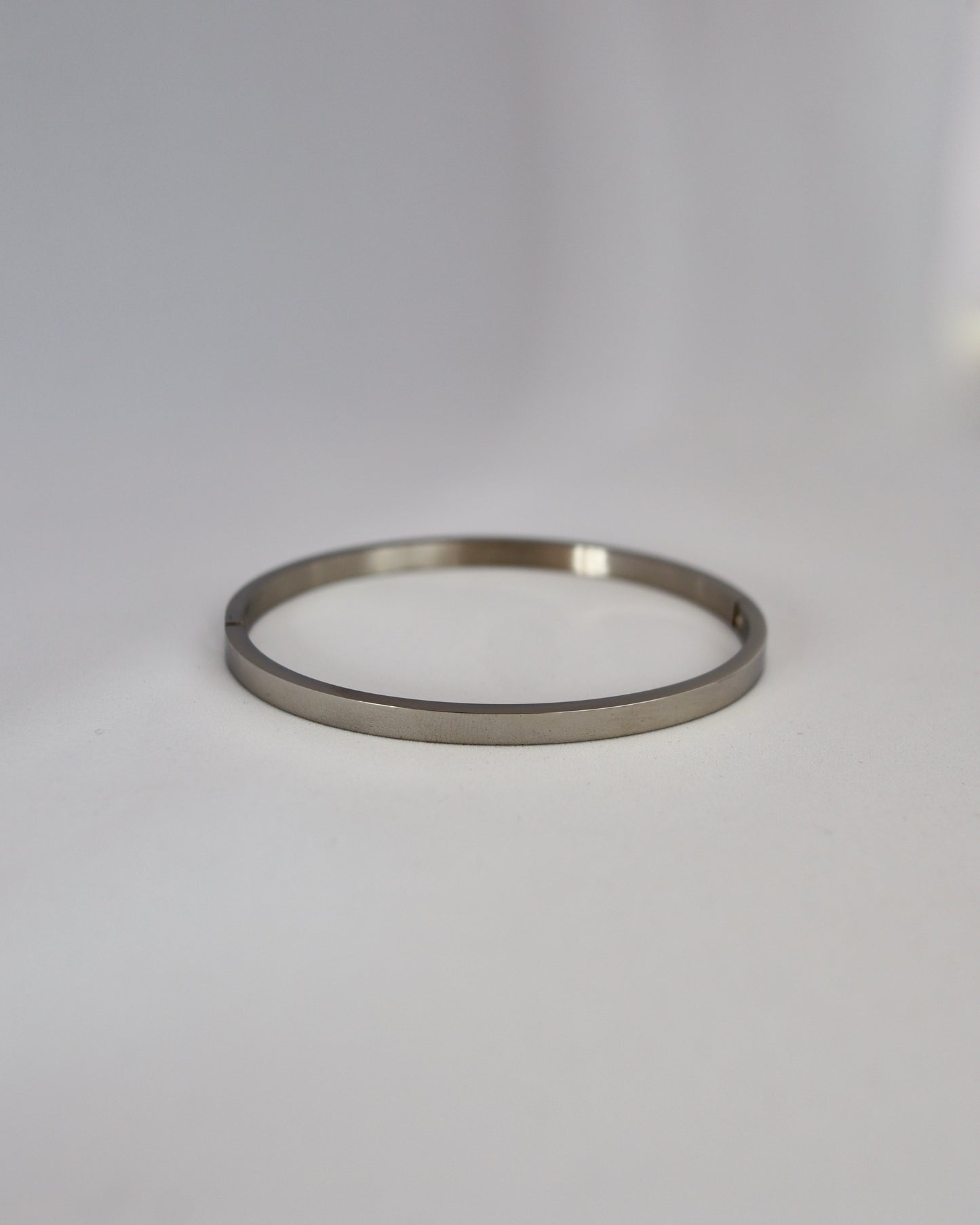 thin lock bangle