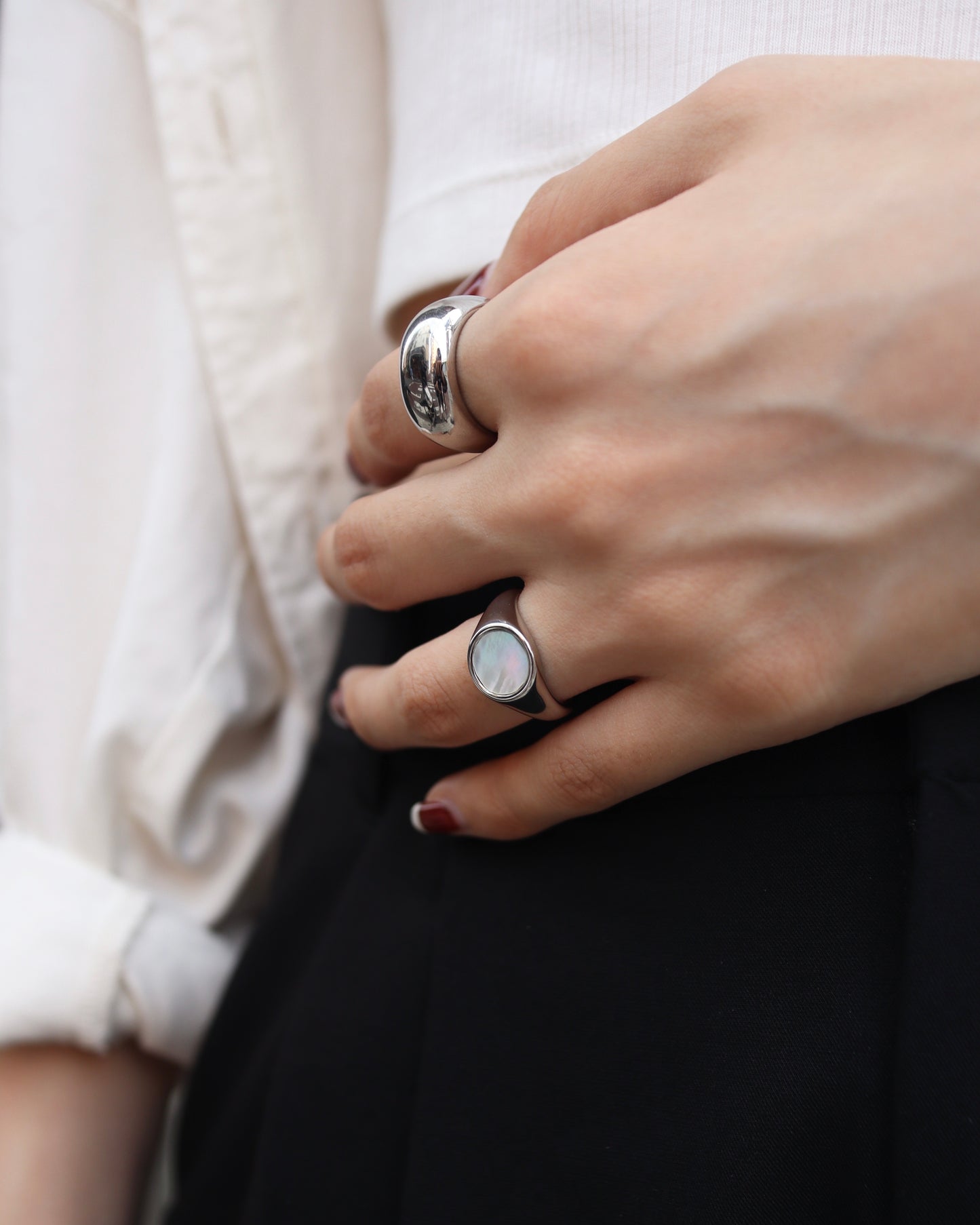 white circle shell ring