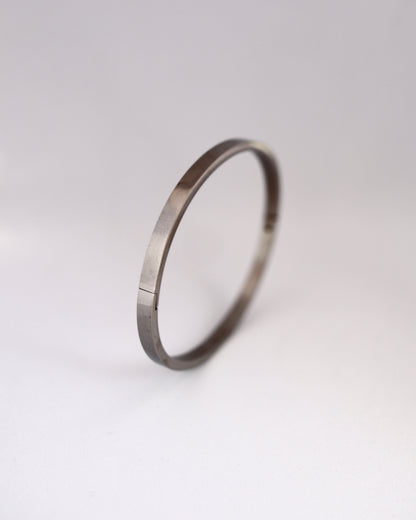 thin lock bangle
