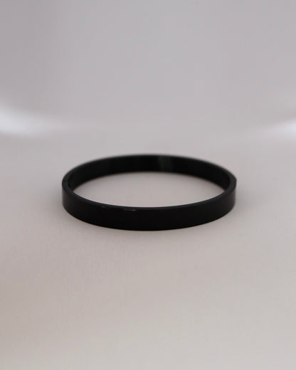 thick lock black bangle