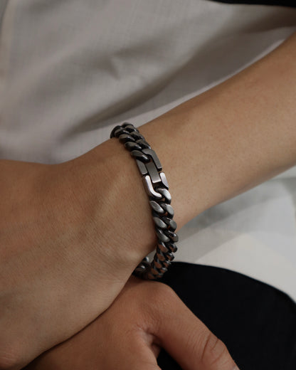 knitting thick bracelet